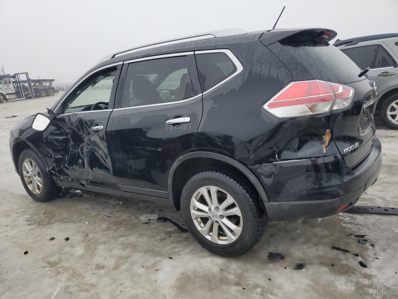 2015 Nissan Rogue - Image 2