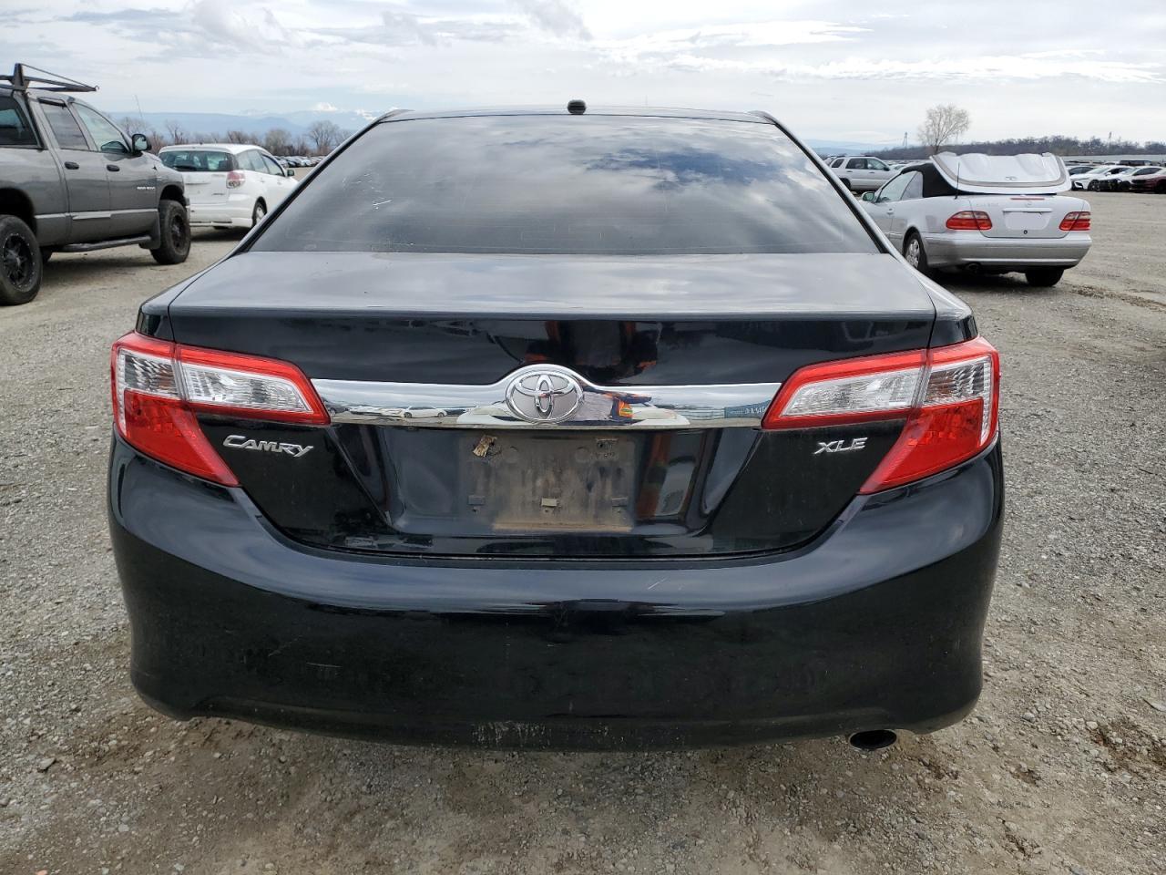 2014 Toyota Camry - Image 6