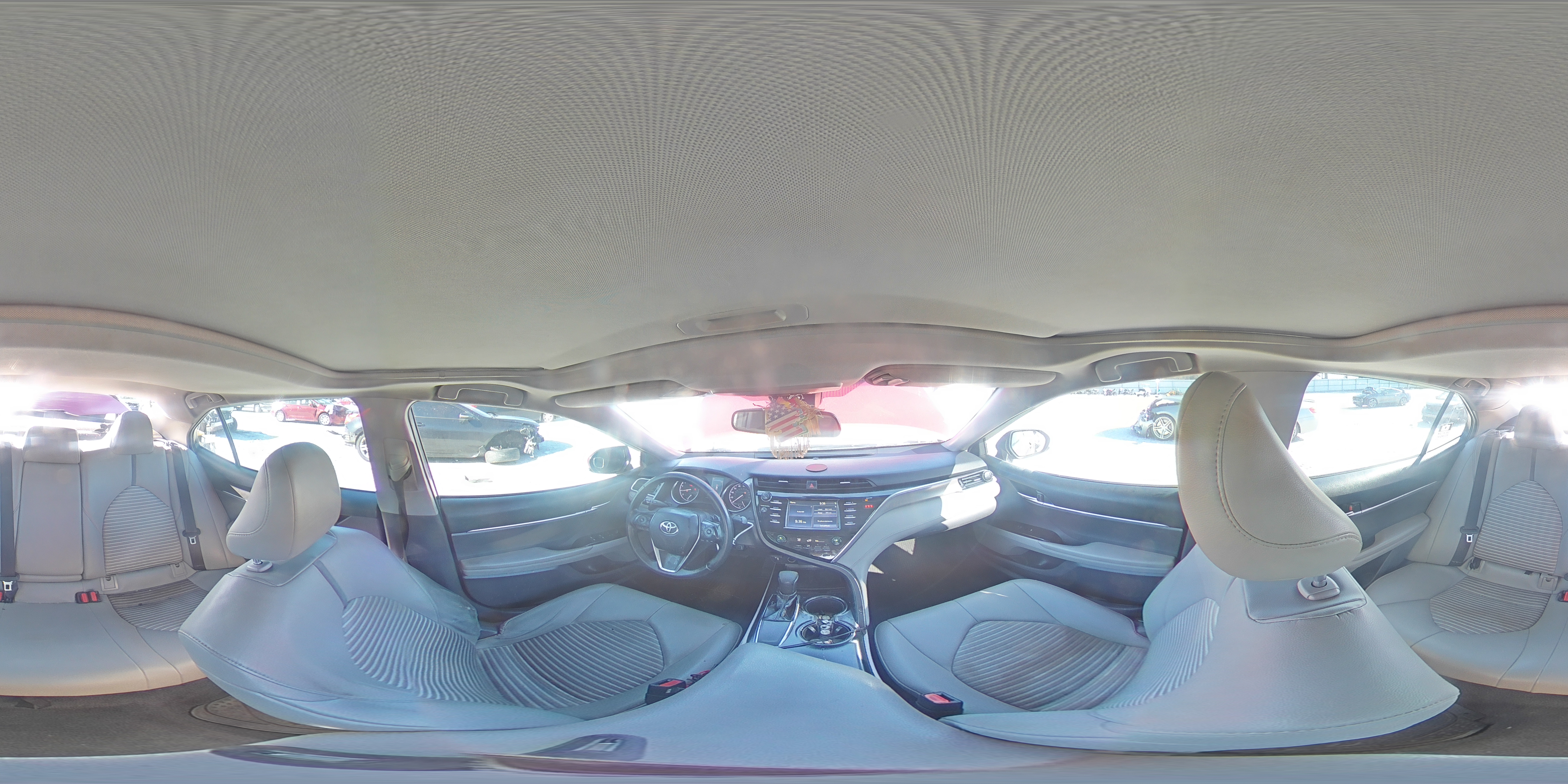 2018 Toyota Camry - Image 13