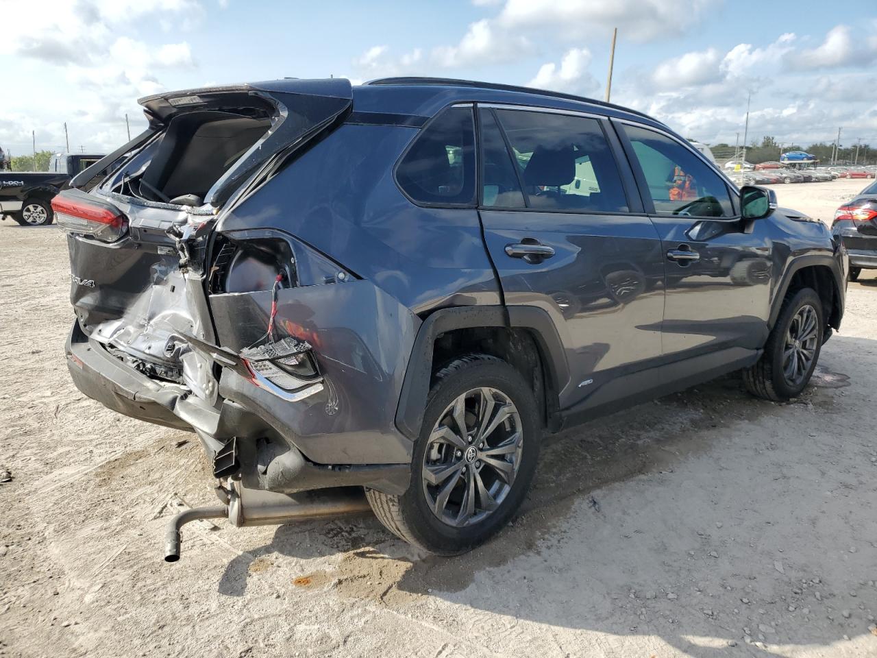 2024 Toyota RAV 4 - Image 3