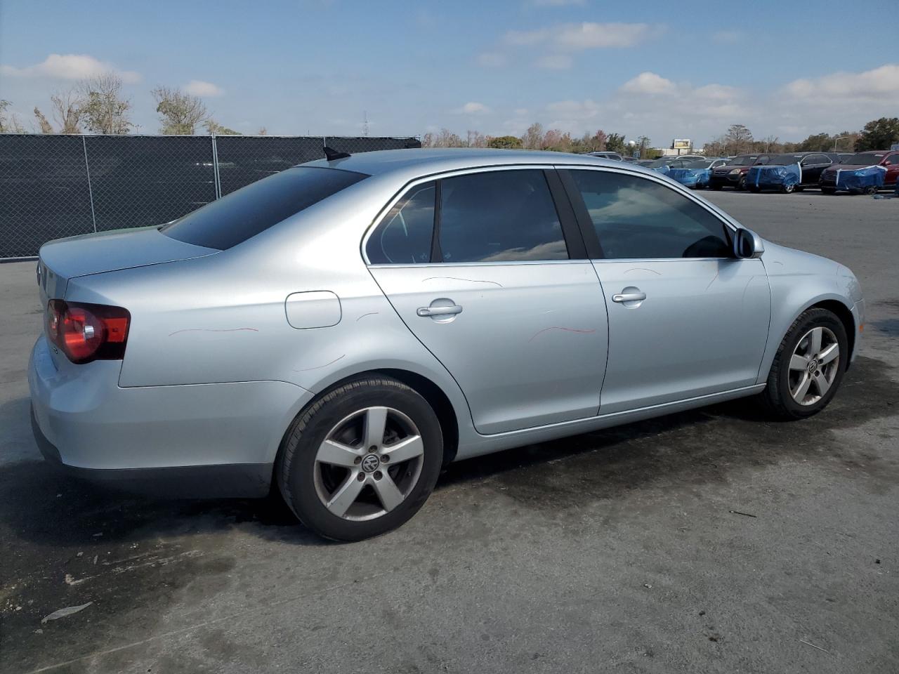 2009 Volkswagen Jetta - Image 3