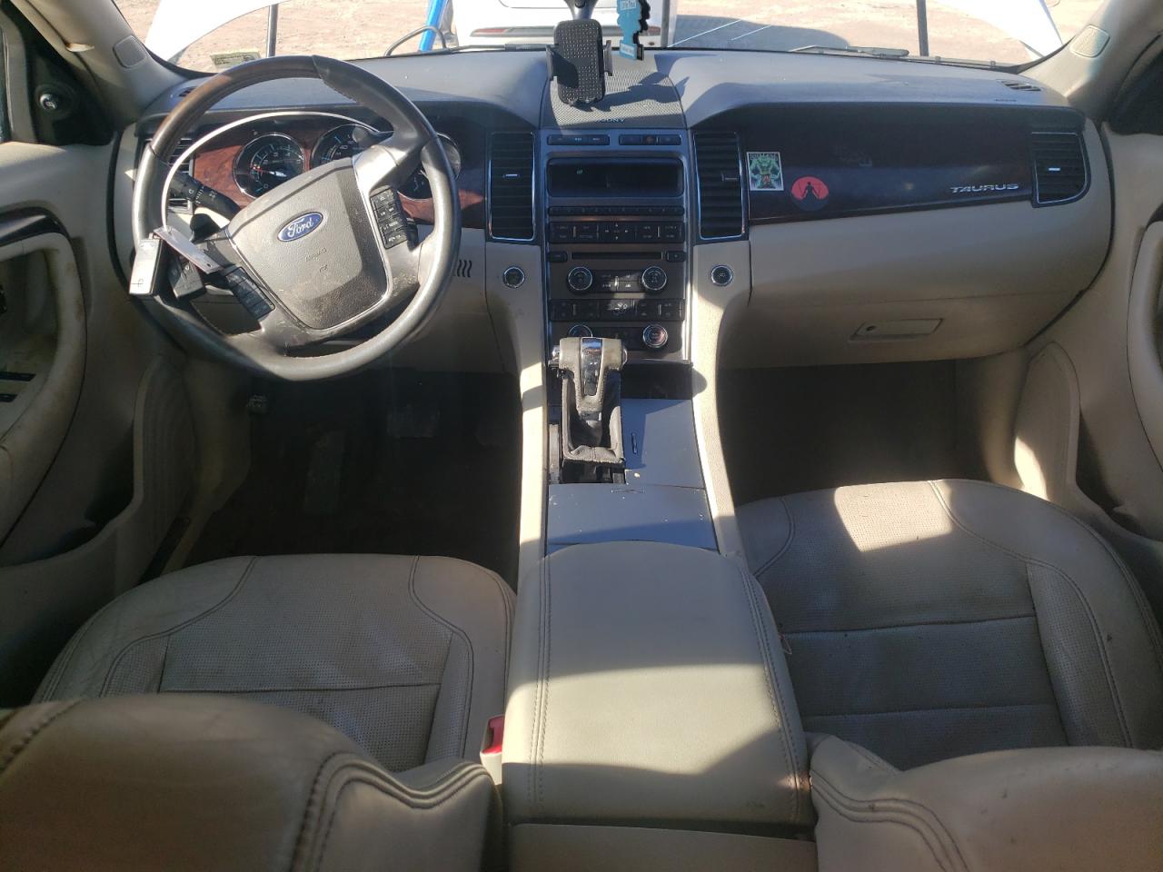 2011 Ford Taurus - Image 8