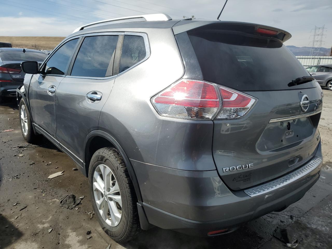 2015 Nissan Rogue - Image 2