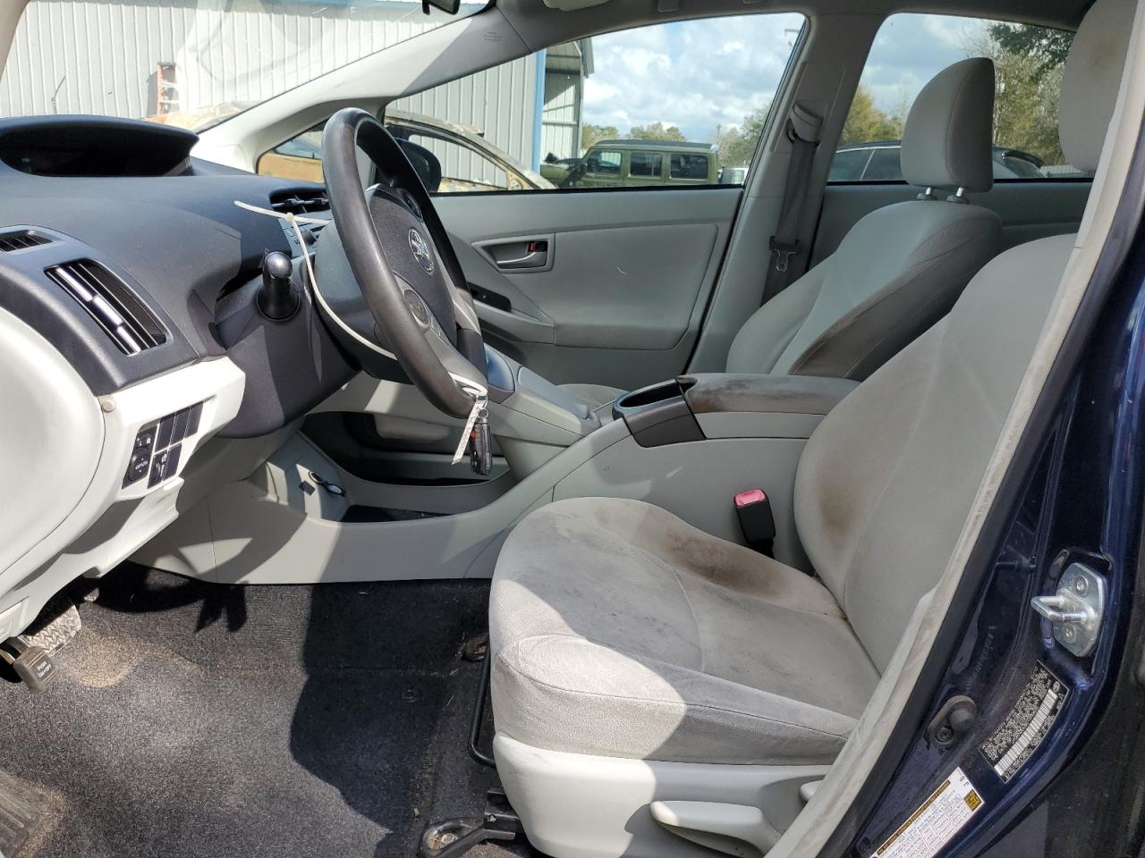 2012 Toyota Prius - Image 7