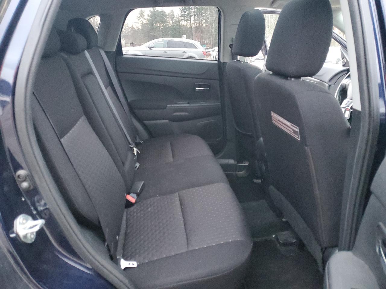 2012 Mitsubishi Outlander - Image 10