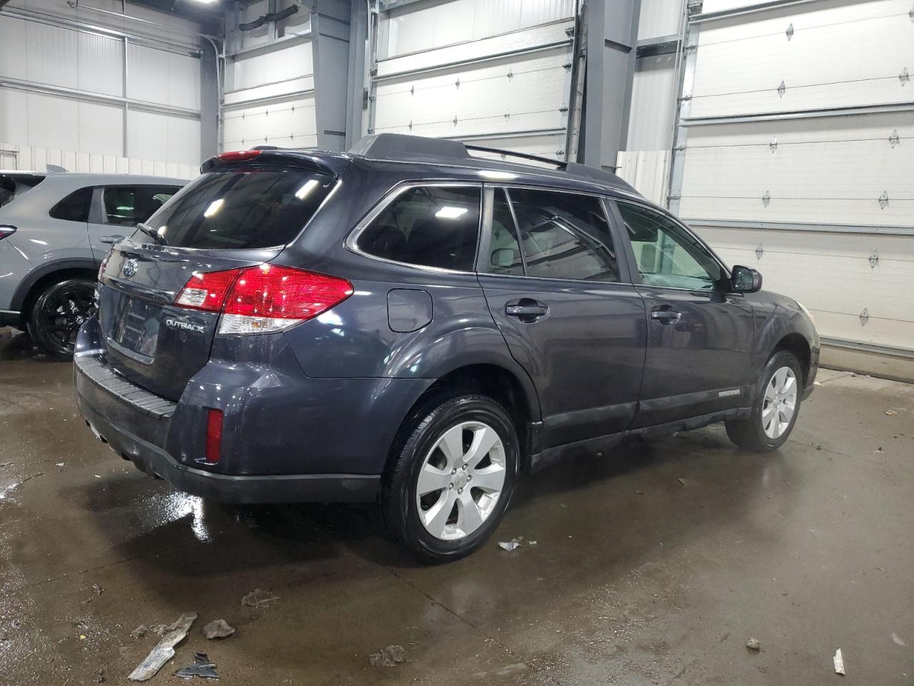 2010 Subaru Outback - Image 3