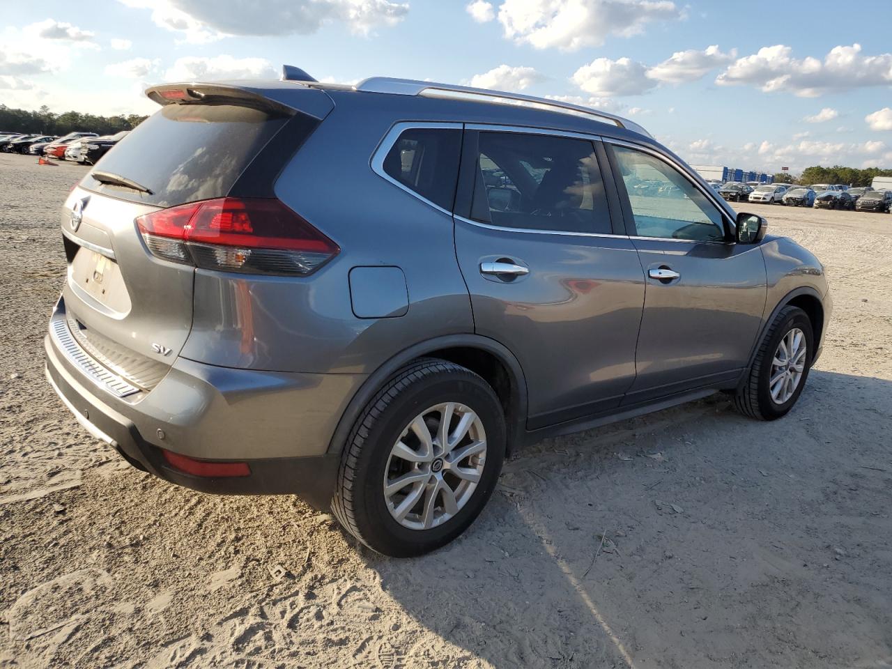2020 Nissan Rogue - Image 3