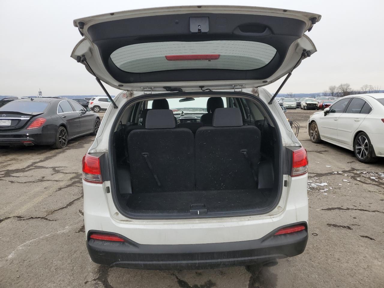 2017 Kia Sorento - Image 6