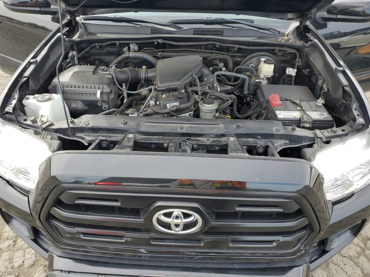 2016 Toyota Tacoma - Image 11