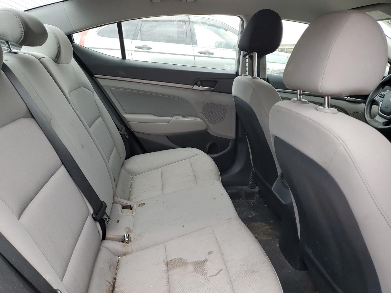 2018 Hyundai Elantra - Image 10