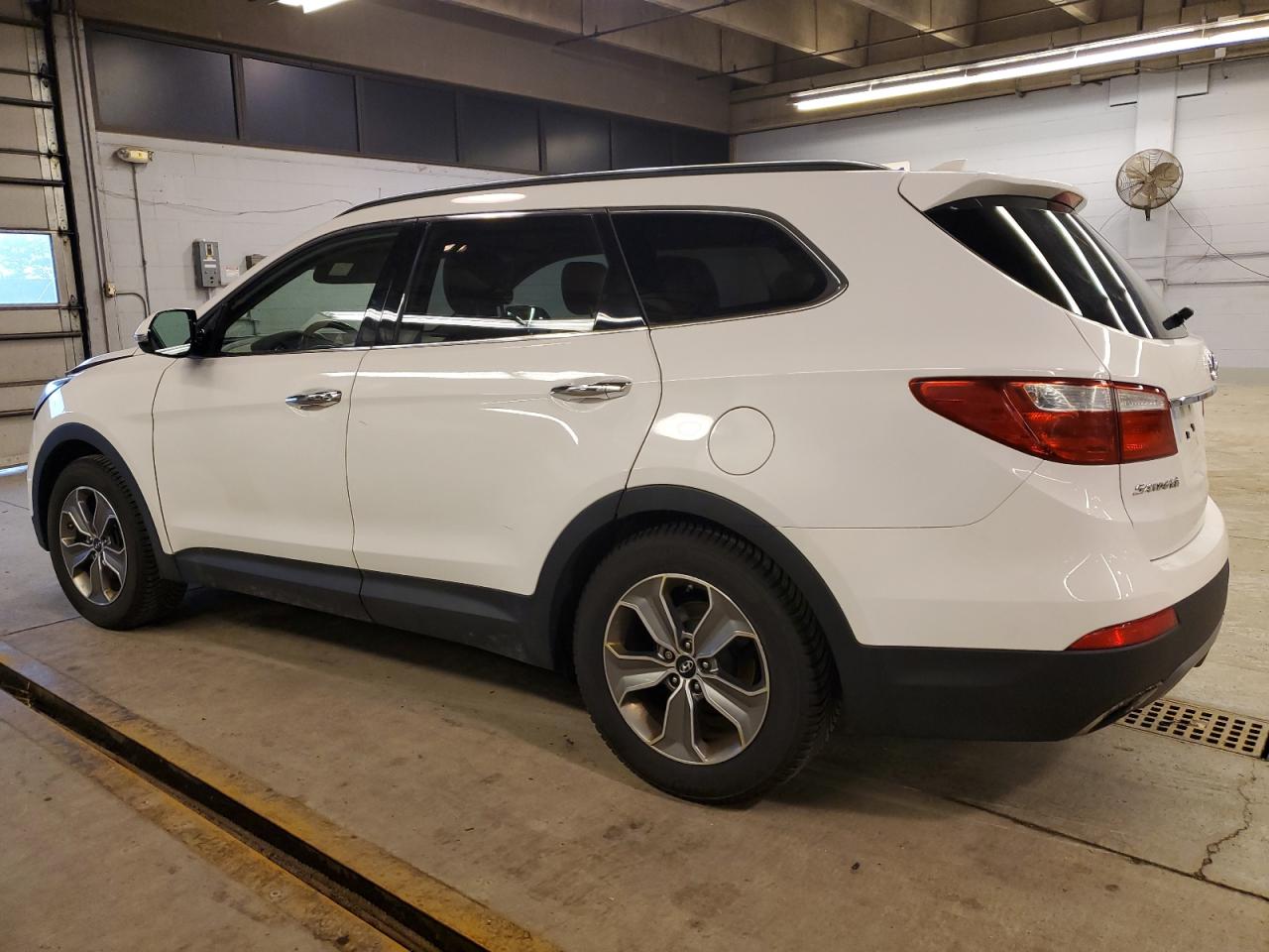 2014 Hyundai Santa Fe - Image 2