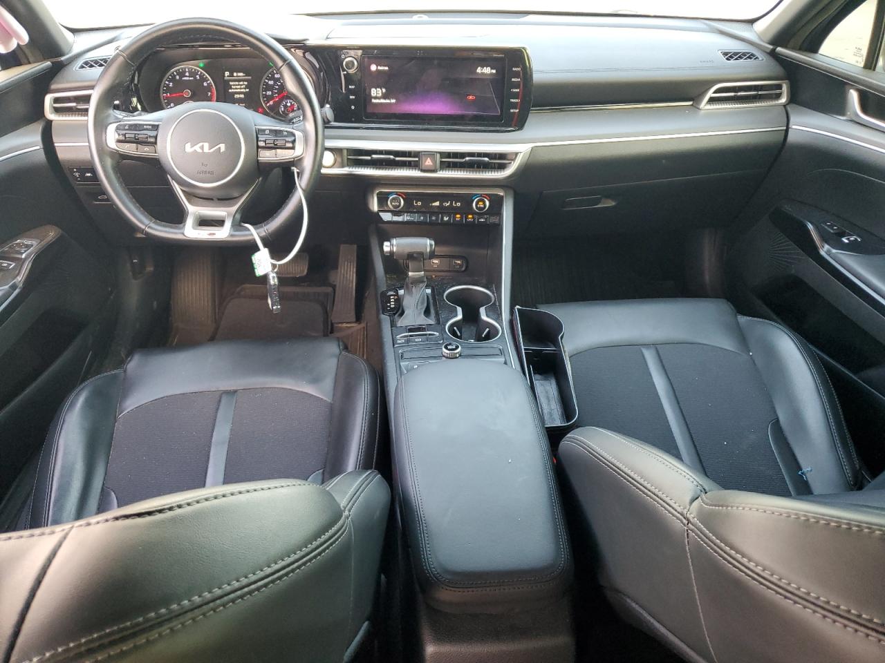 2022 Kia K5 - Image 8