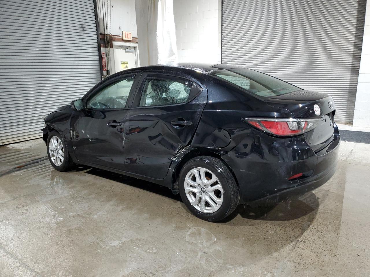 2017 Toyota Yaris - Image 2