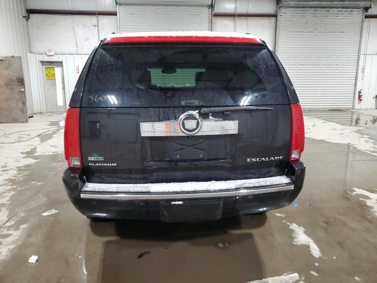 2011 Cadillac Escalade - Image 6