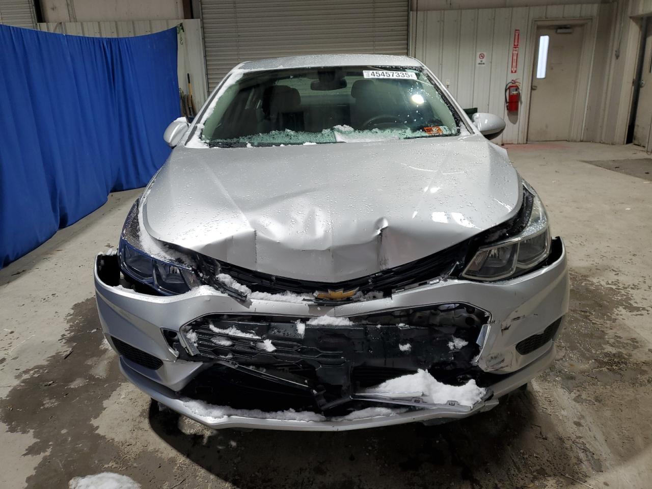 2018 Chevrolet Cruze - Image 5