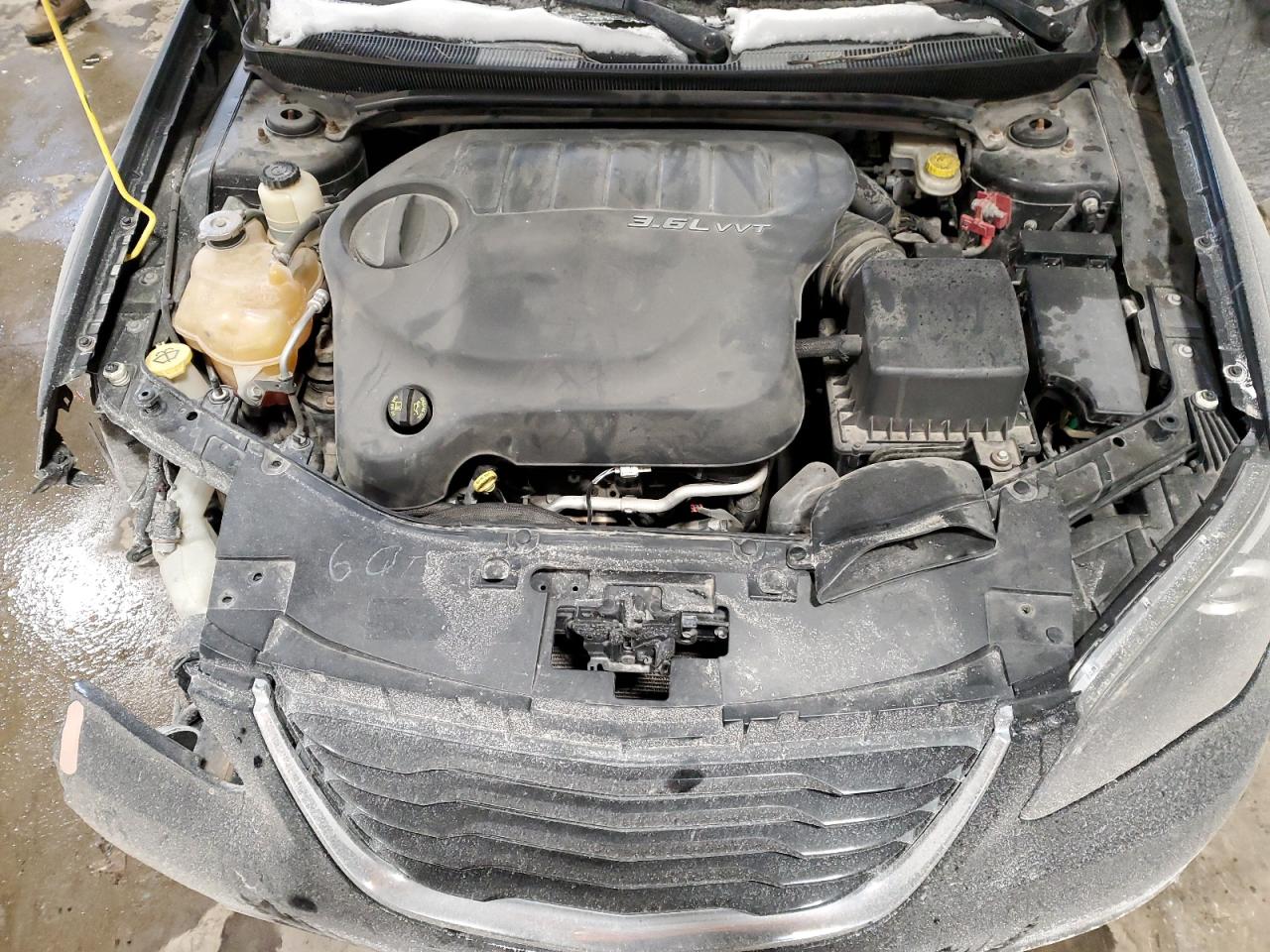 2014 Chrysler 200 - Image 11