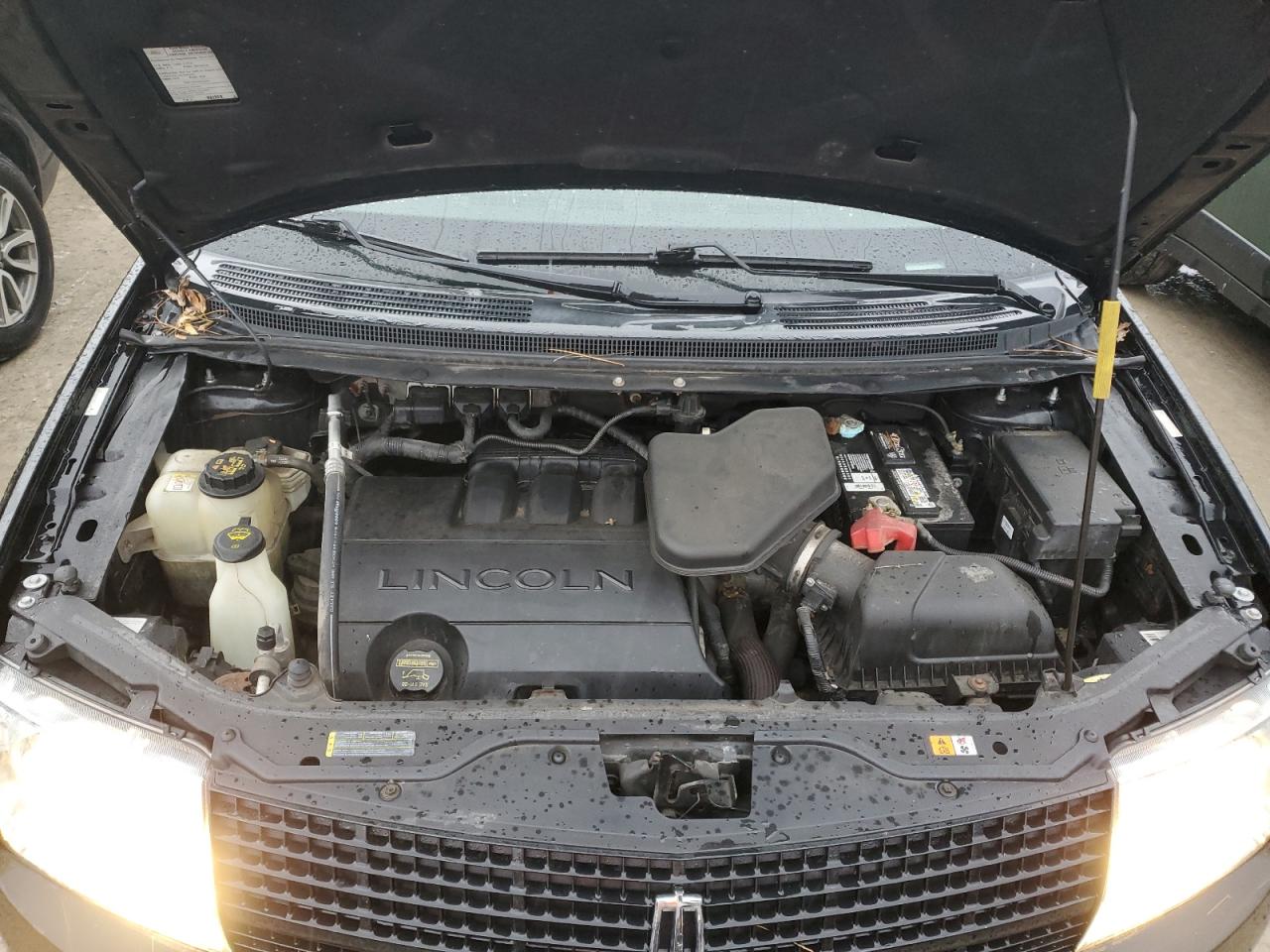 2010 Lincoln MKX - Image 12