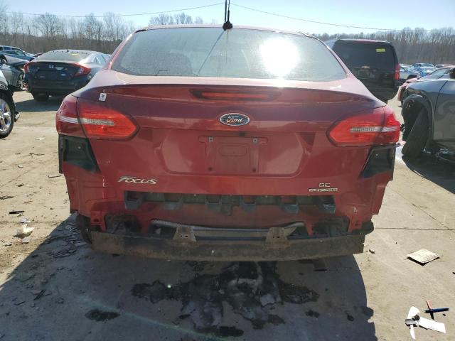 Sedans FORD FOCUS 2015 Czerwony