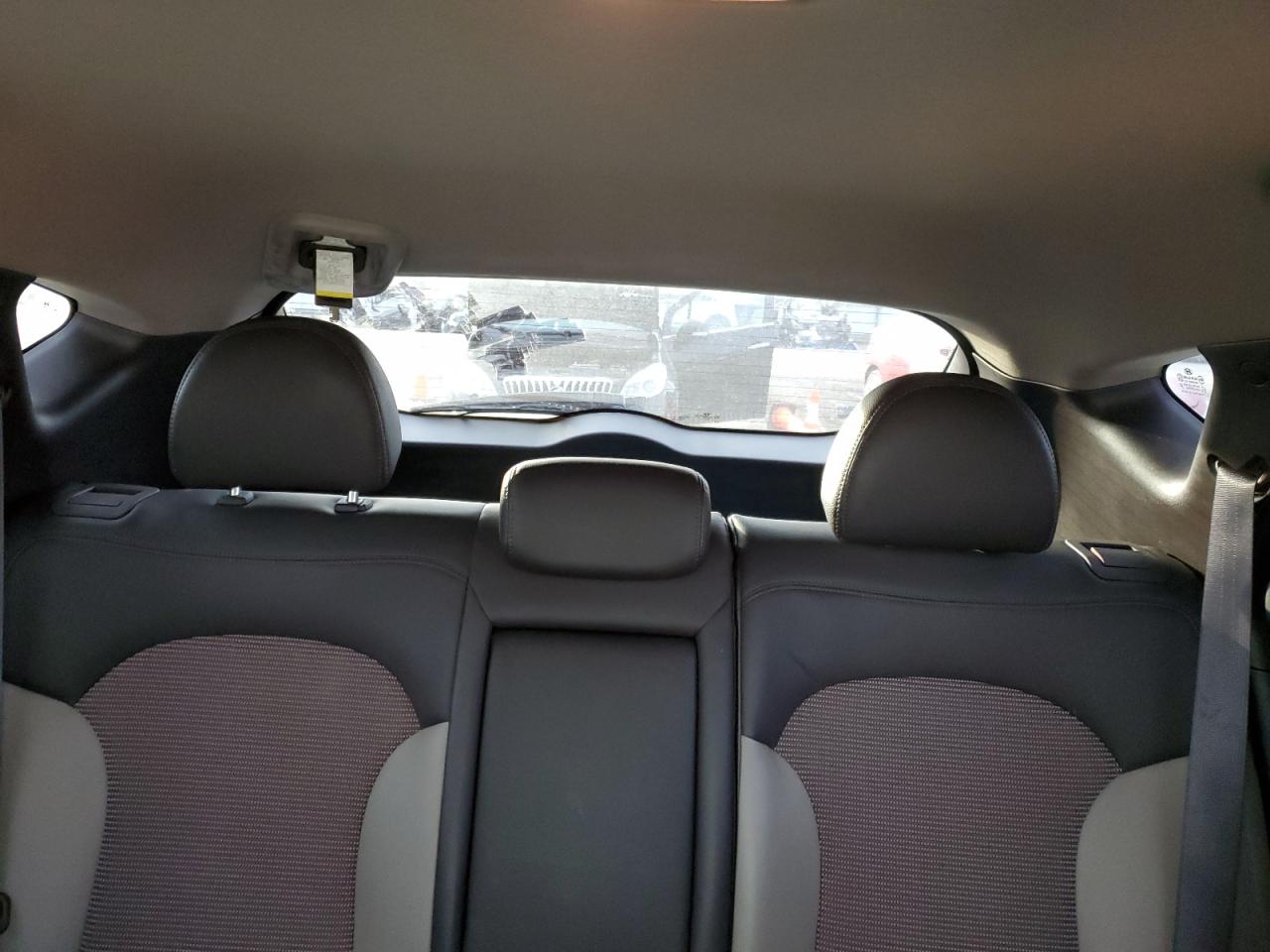 2012 Hyundai Tucson - Image 10