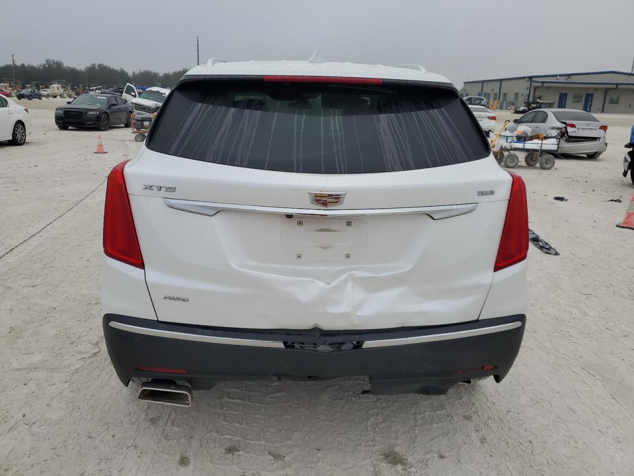 2017 Cadillac XT5 - Image 6