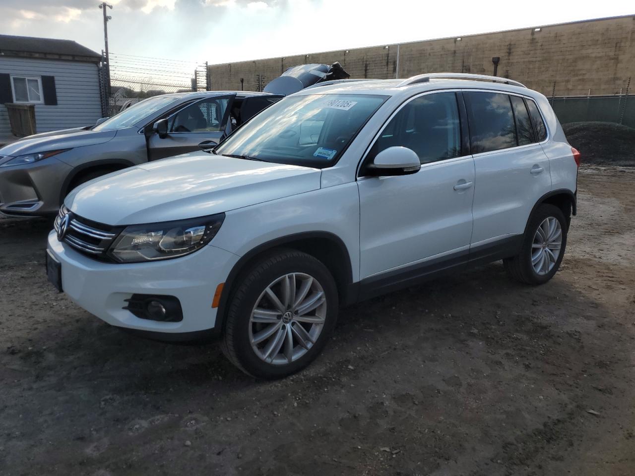 2016 Volkswagen Tiguan - Image 1