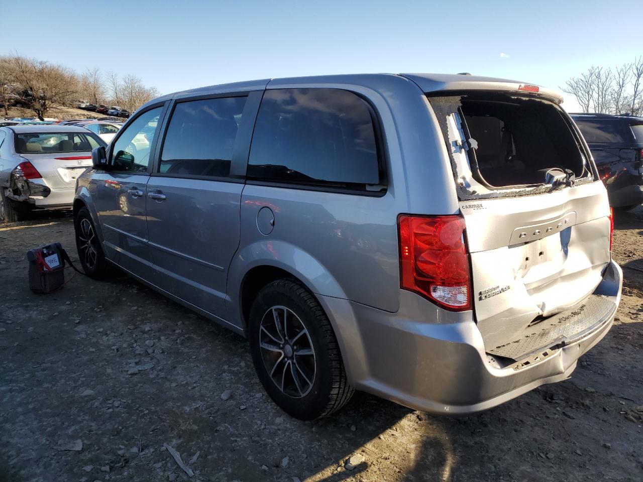 2016 Dodge Caravan - Image 2