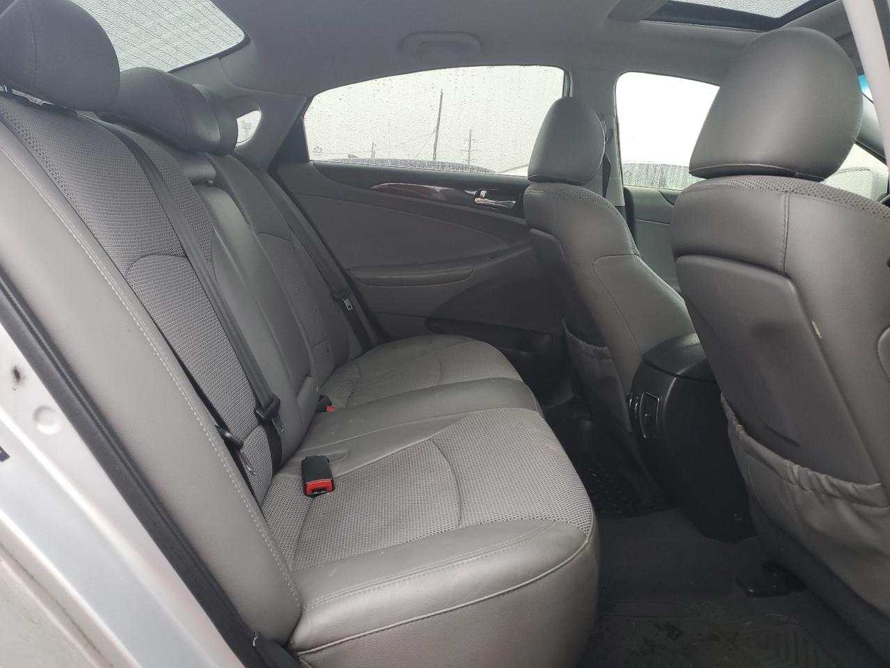 2014 Hyundai Sonata - Image 10