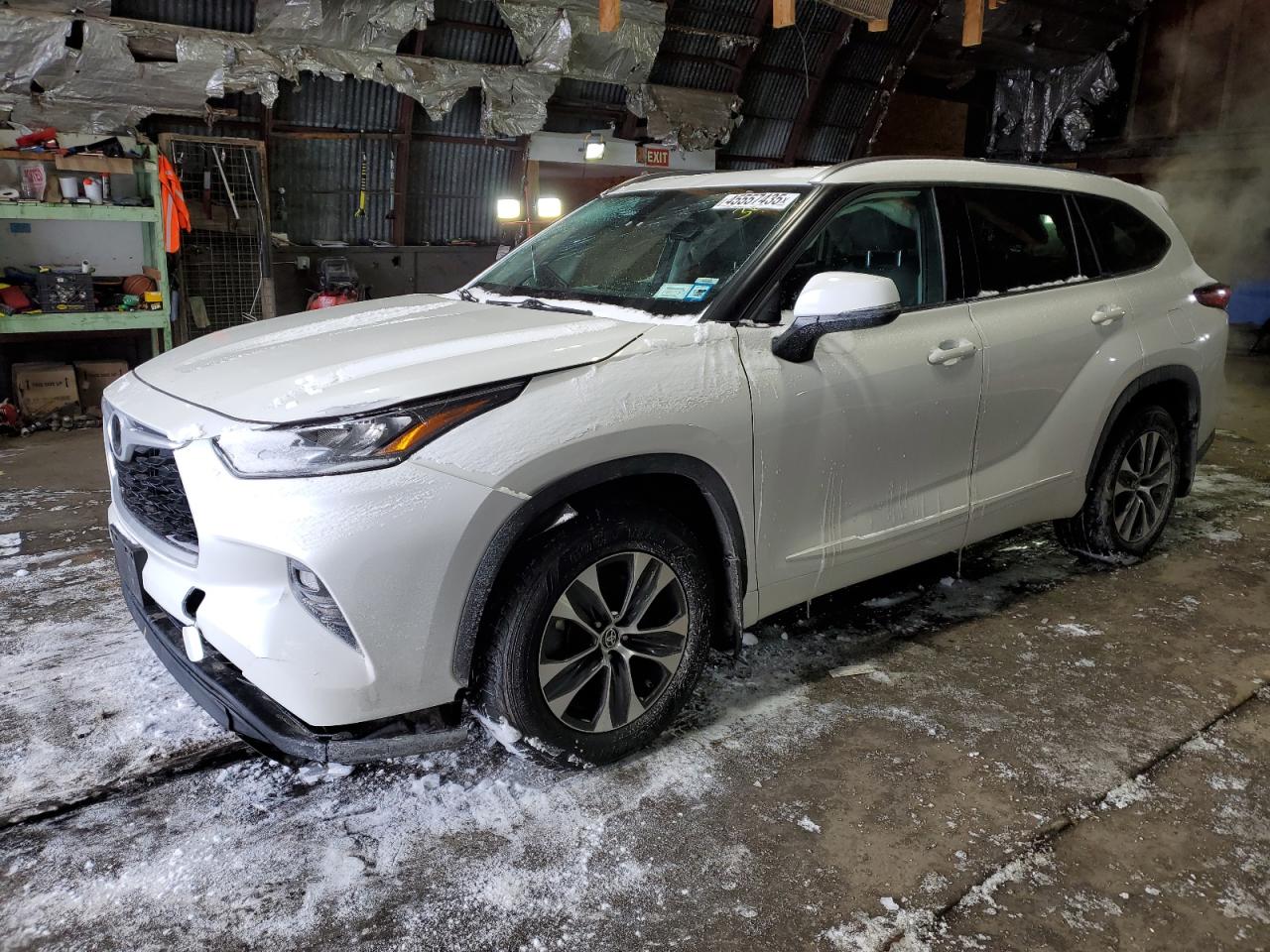 2020 Toyota Highlander - Image 1