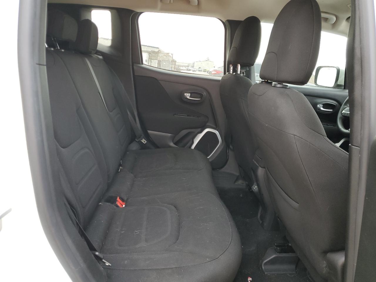 2019 Jeep Renegade - Image 11