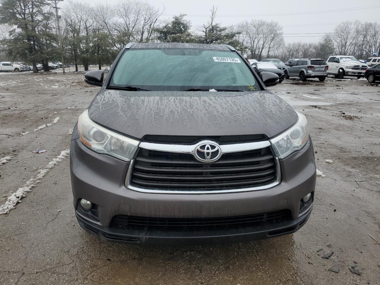 2015 Toyota Highlander - Image 5