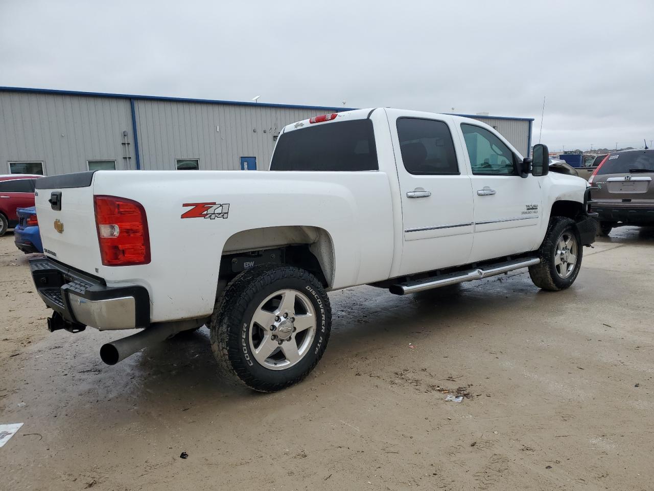 2013 Chevrolet Silverado - Image 3