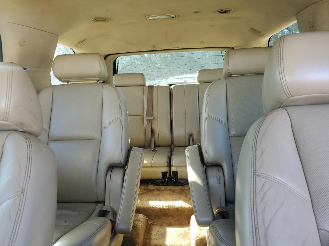 2010 Chevrolet Tahoe - Image 10