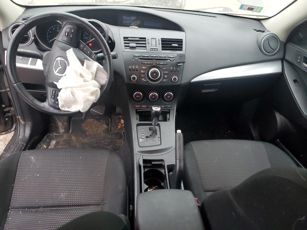 2013 Mazda 3 - Image 8