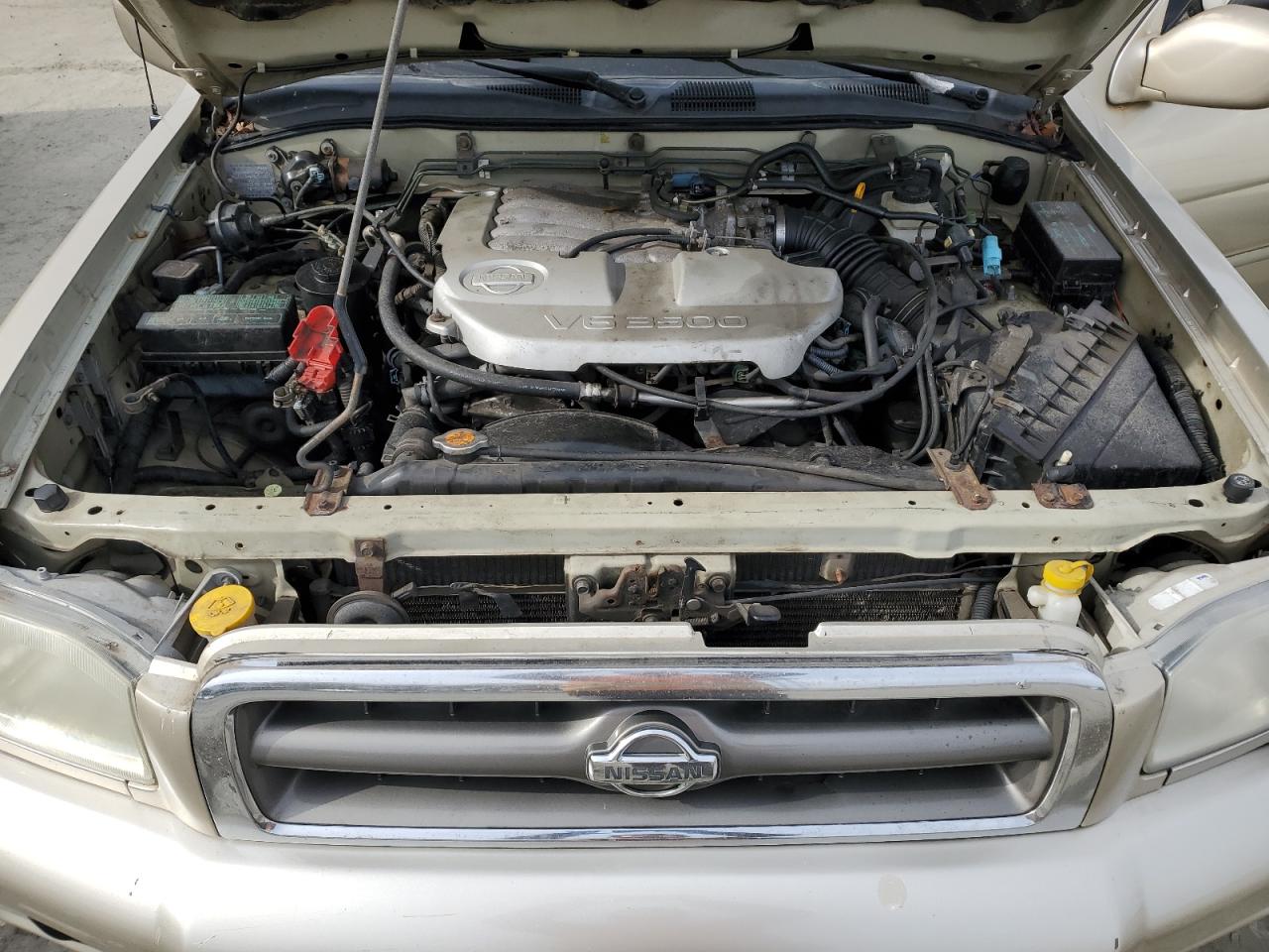 2001 Nissan Pathfinder - Image 11