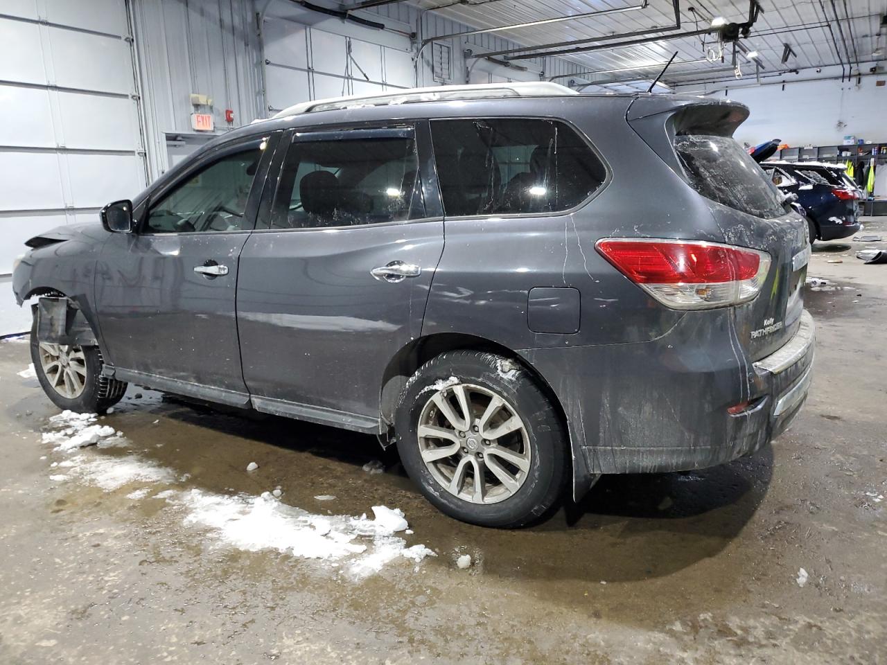 2014 Nissan Pathfinder - Image 2
