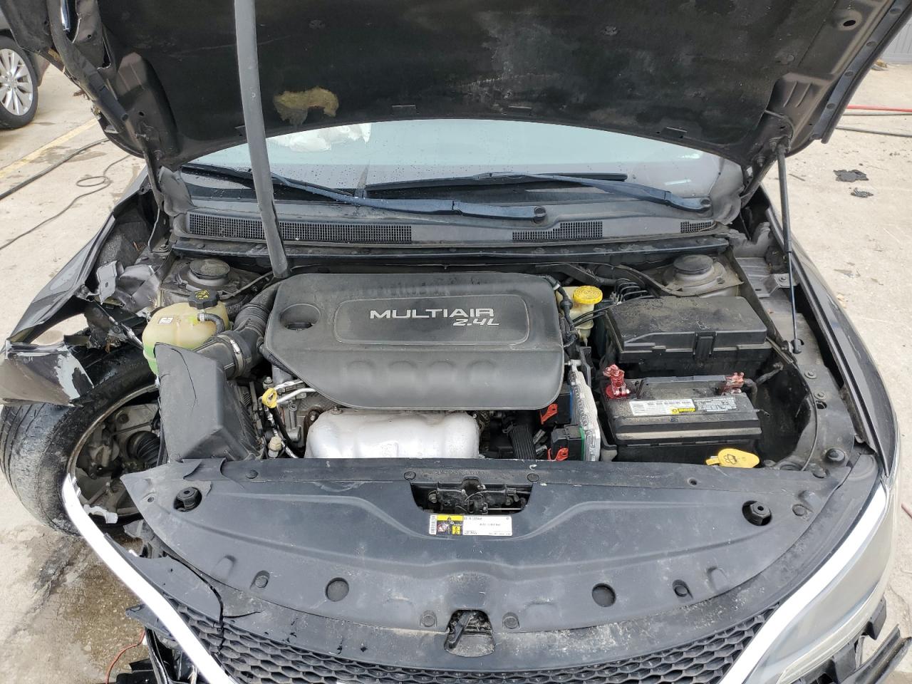 2015 Chrysler 200 - Image 11
