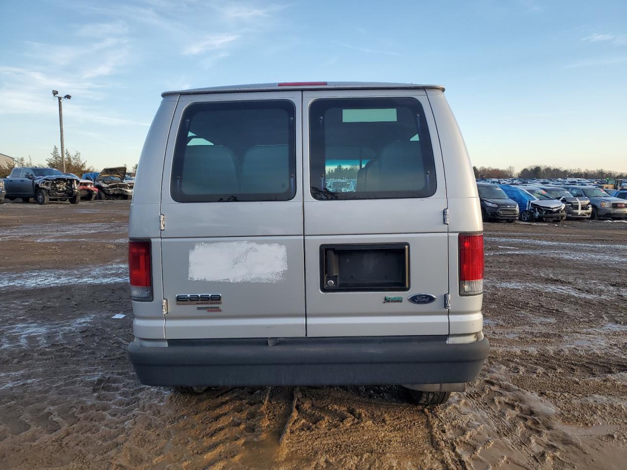 2011 Ford Econoline - Image 6