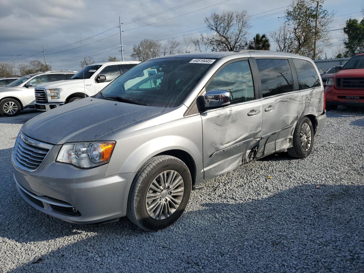 2014 Chrysler Town & Country - Image 1