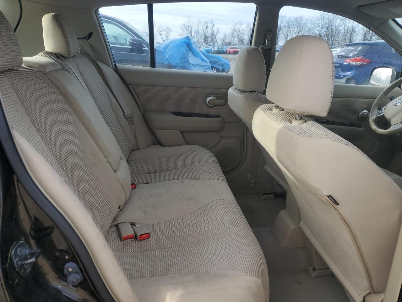 2011 Nissan Versa - Image 10