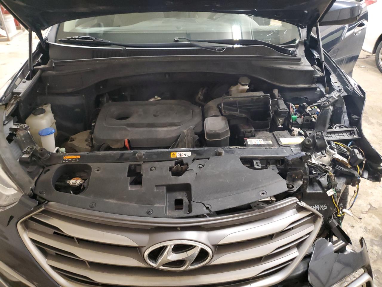 2017 Hyundai Santa Fe - Image 12