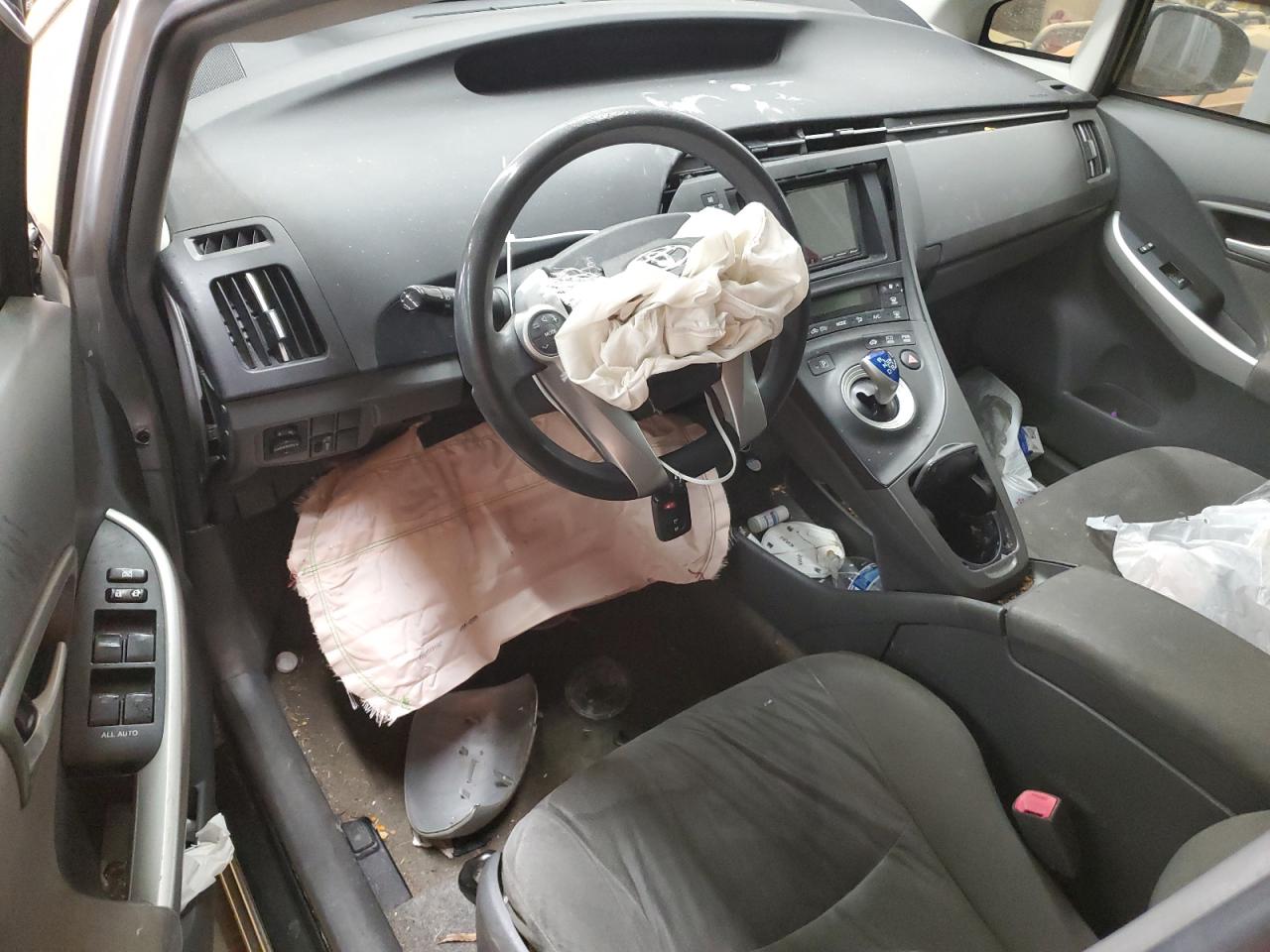 2011 Toyota Prius - Image 8