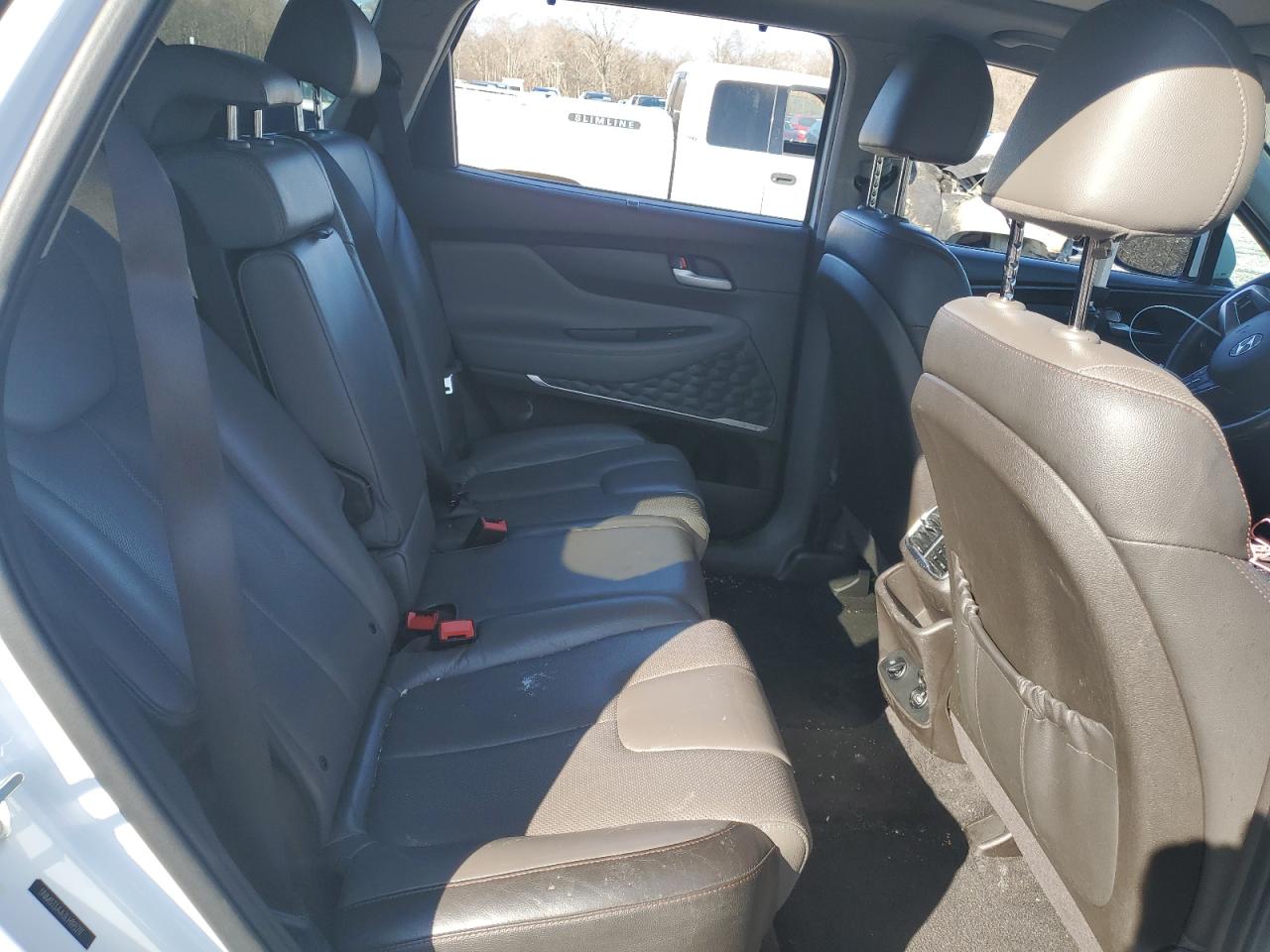 2020 Hyundai Santa Fe - Image 11