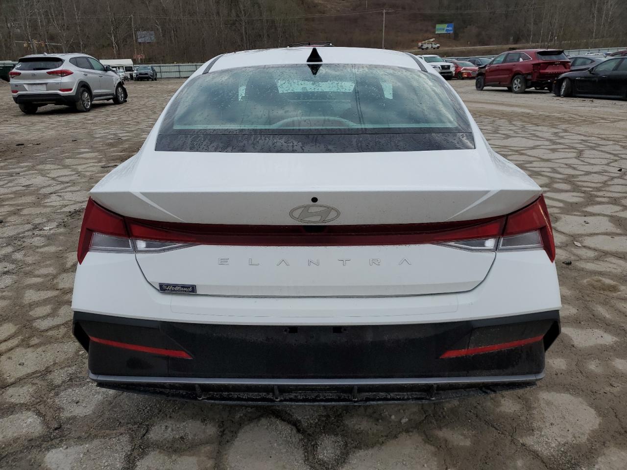 2024 Hyundai Elantra - Image 6