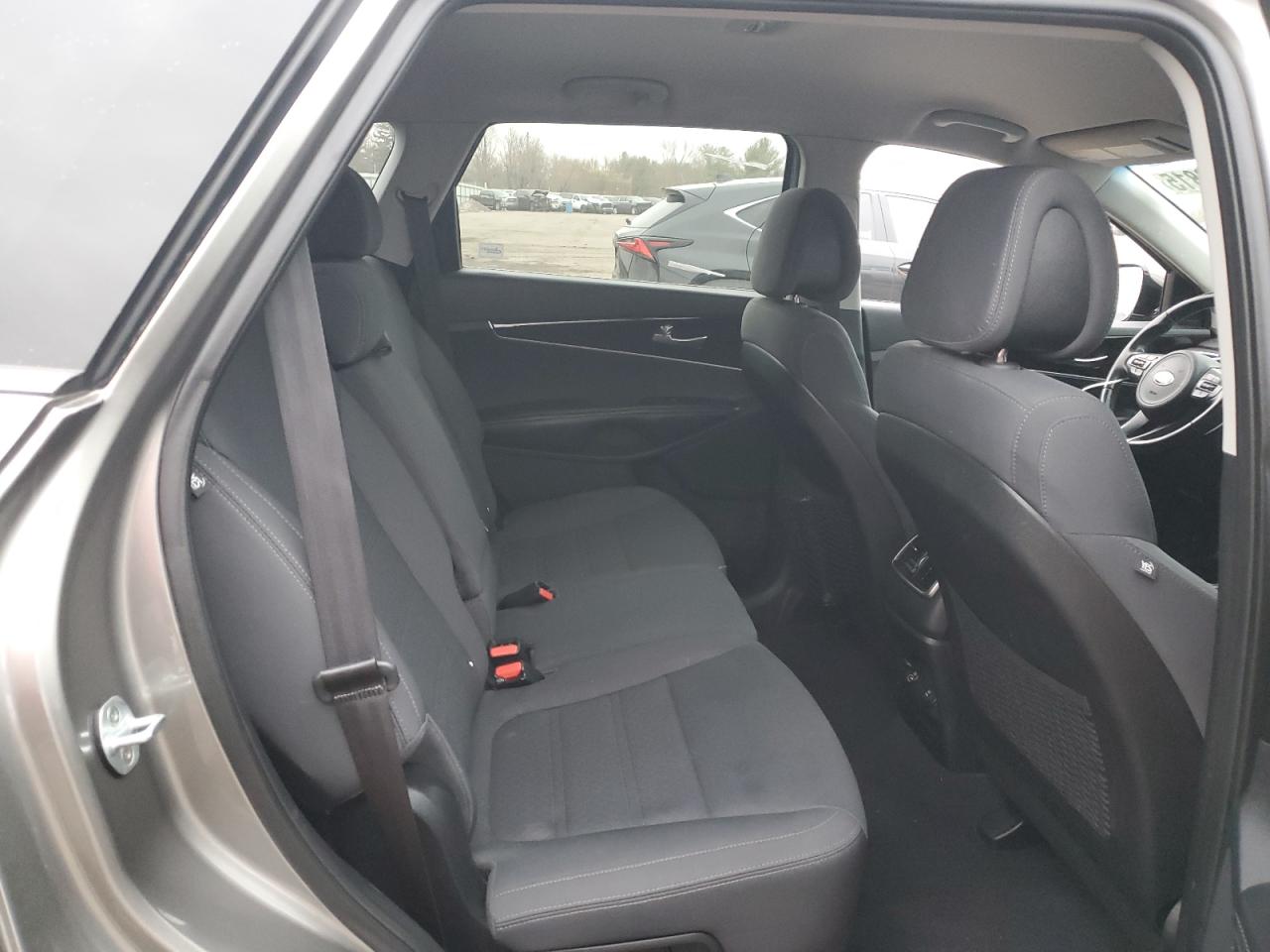 2016 Kia Sorento - Image 11