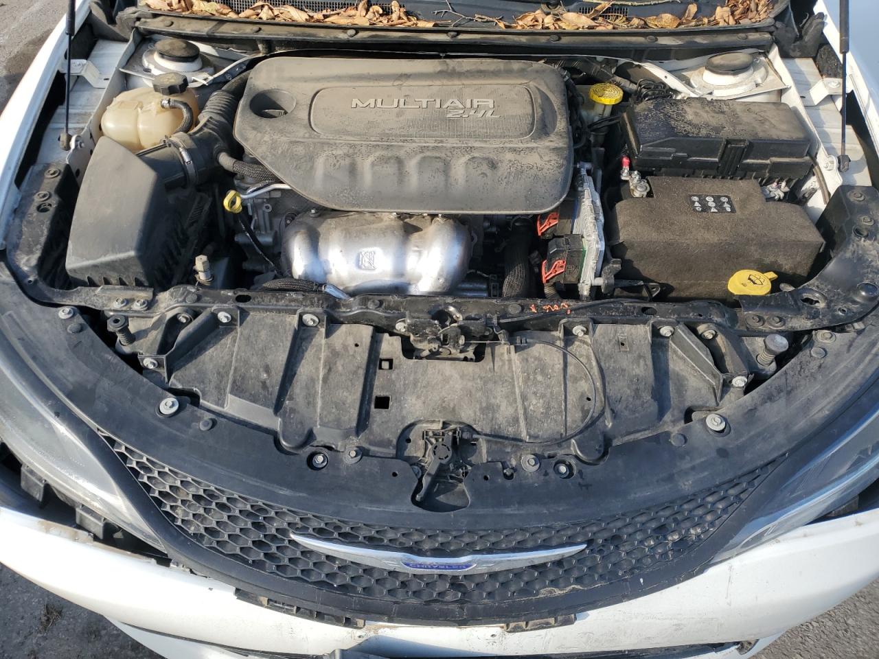 2015 Chrysler 200 - Image 11