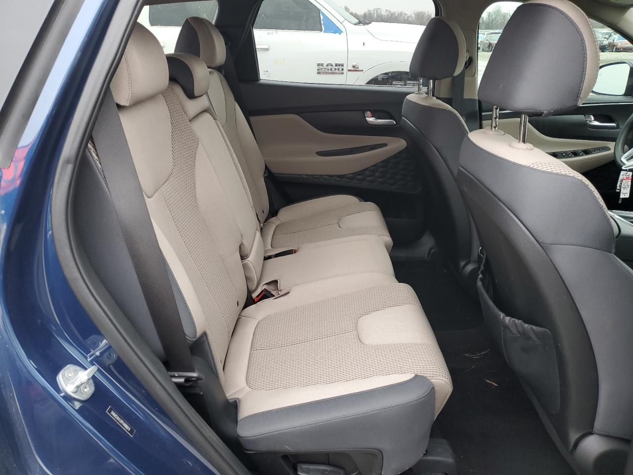 2023 Hyundai Santa Fe - Image 10