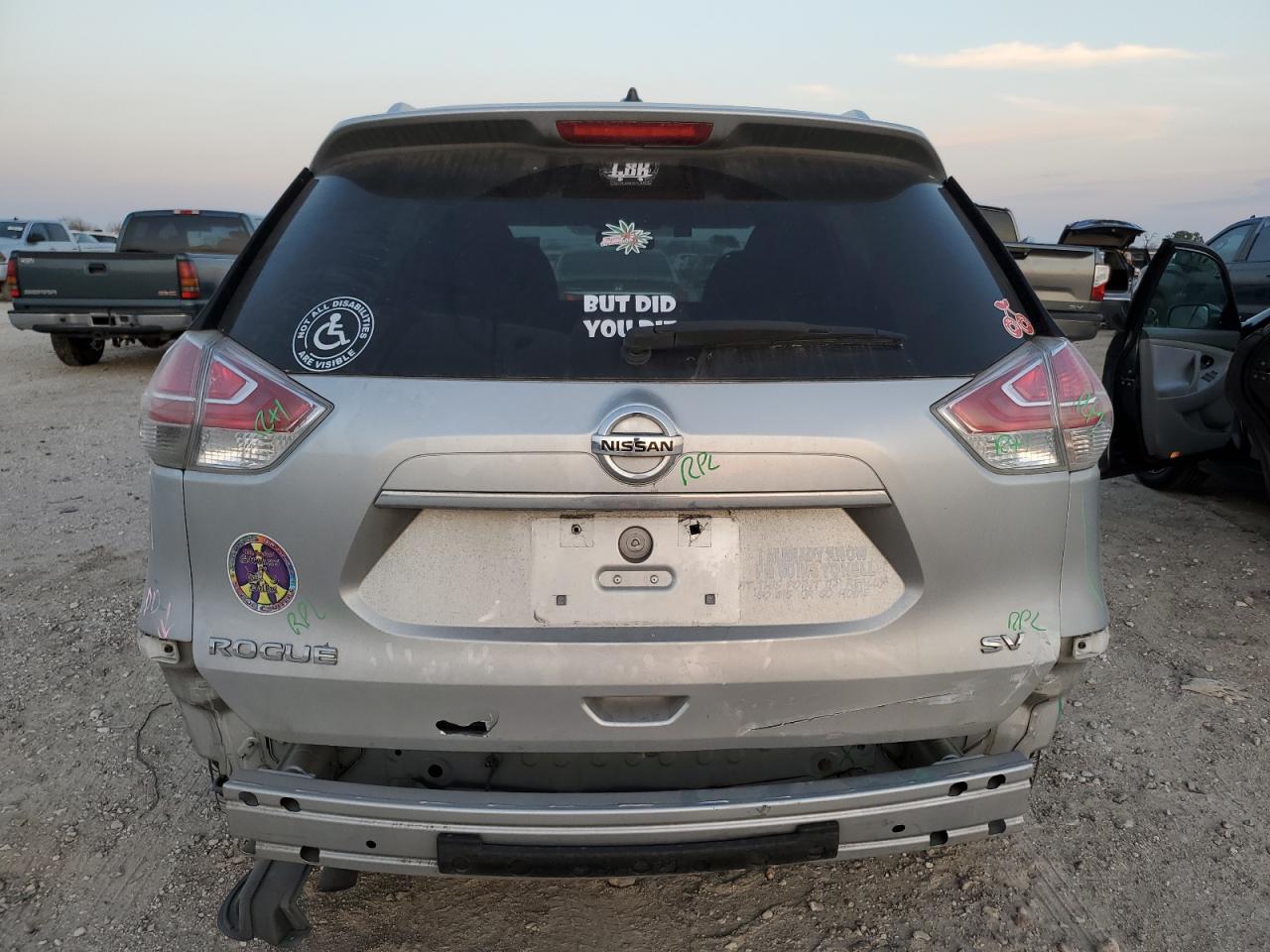 2015 Nissan Rogue - Image 6