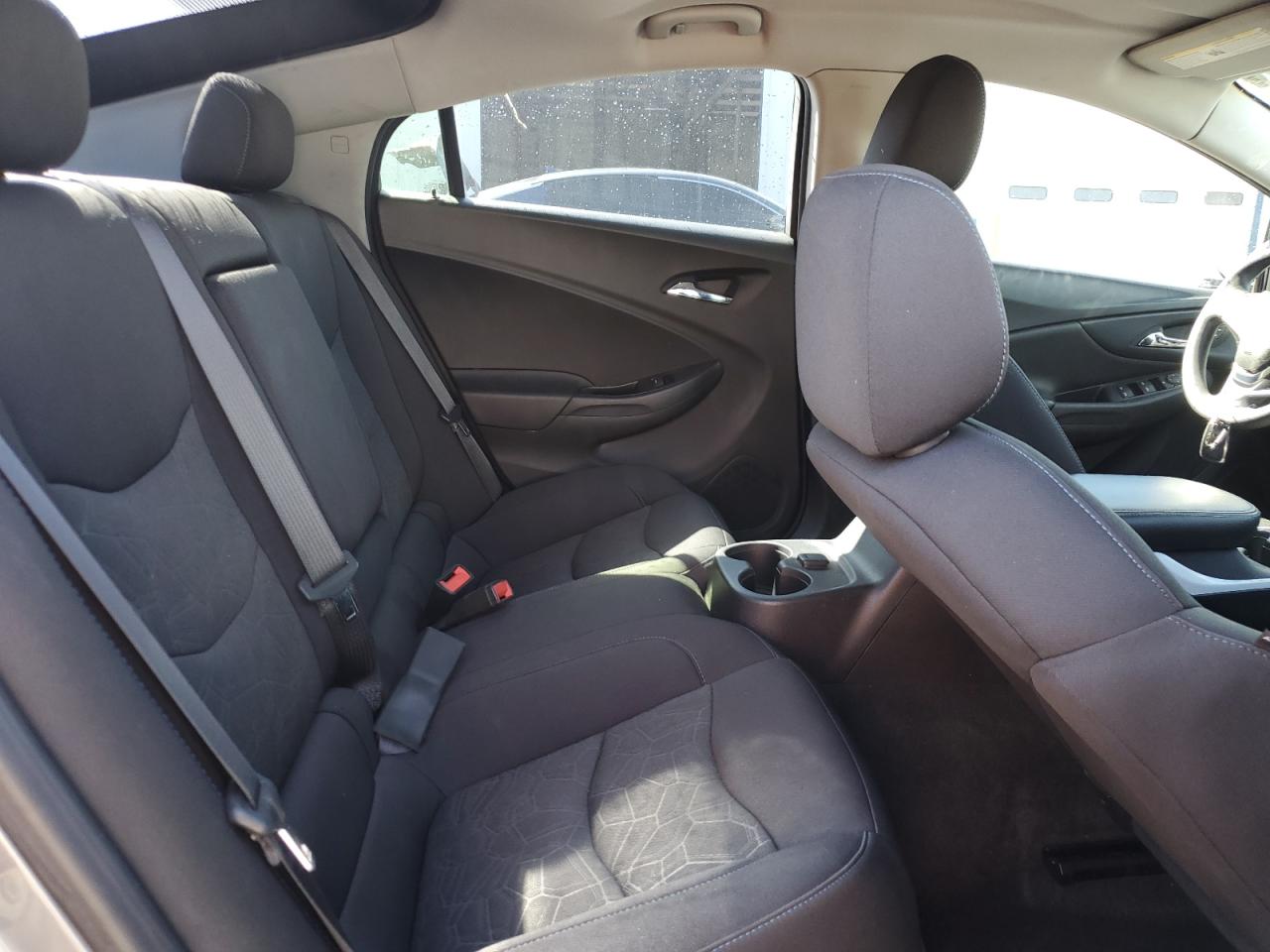 2018 Chevrolet Volt - Image 10