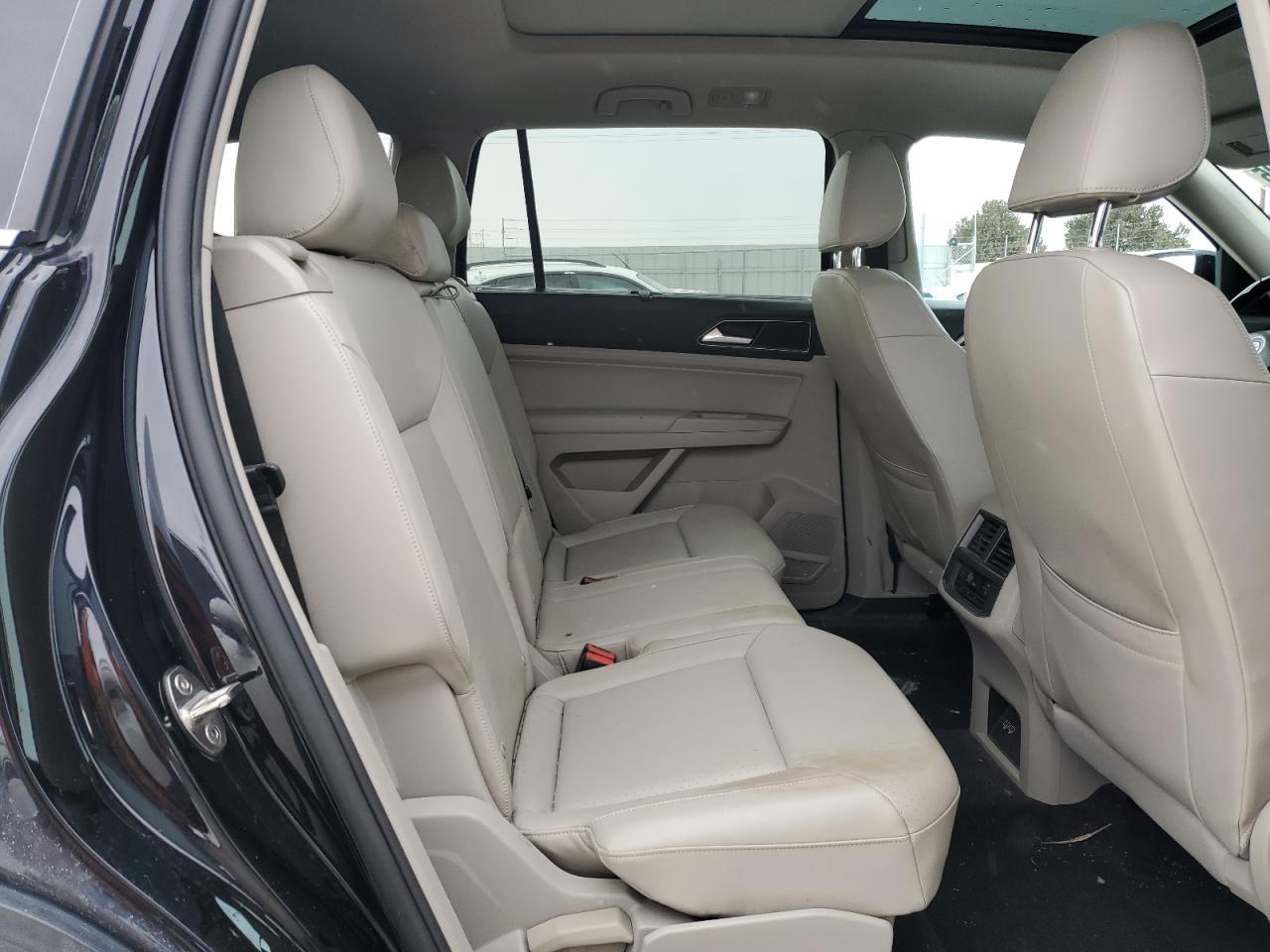 2018 Volkswagen Atlas - Image 11