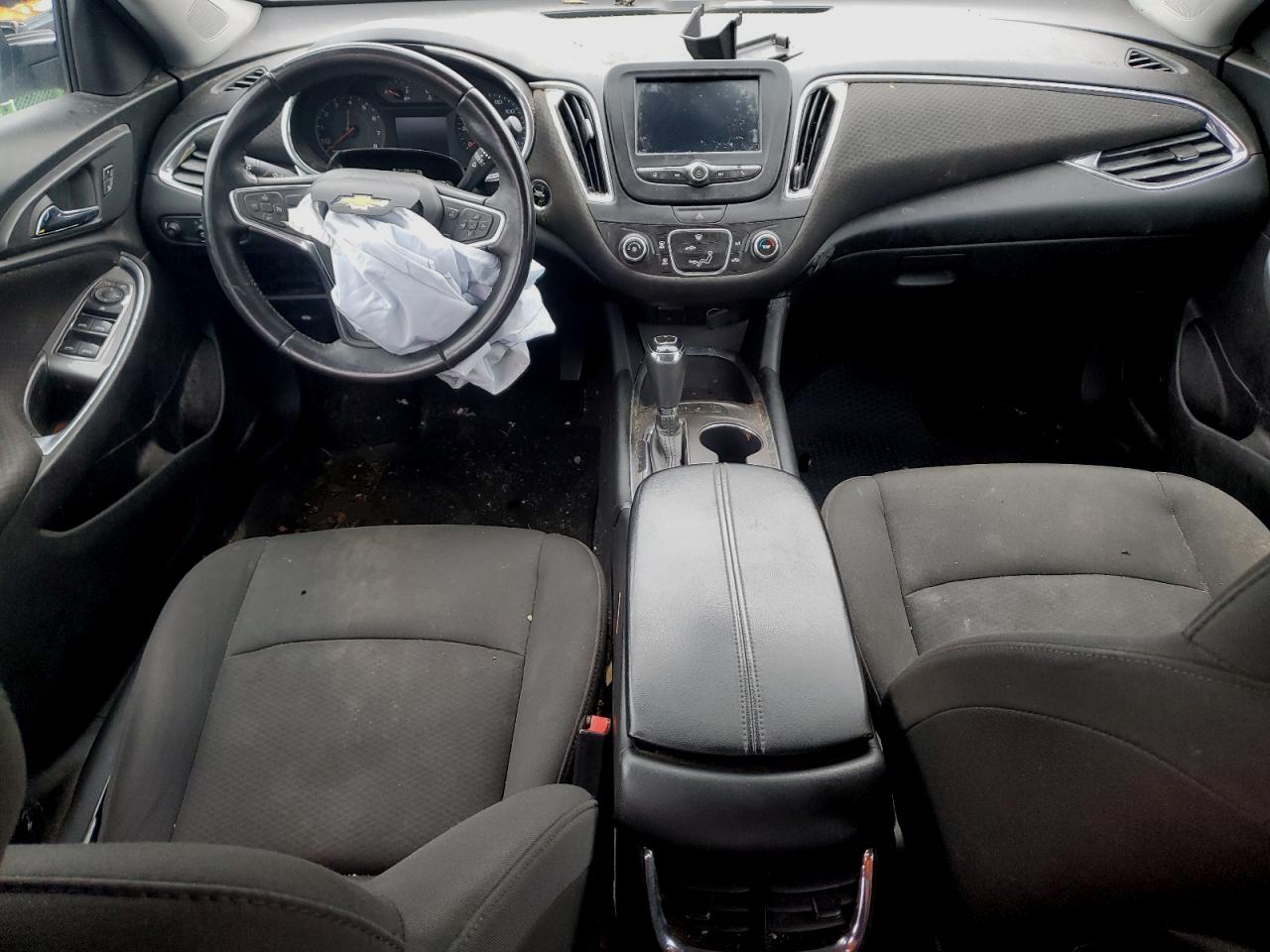 2017 Chevrolet Malibu - Image 8